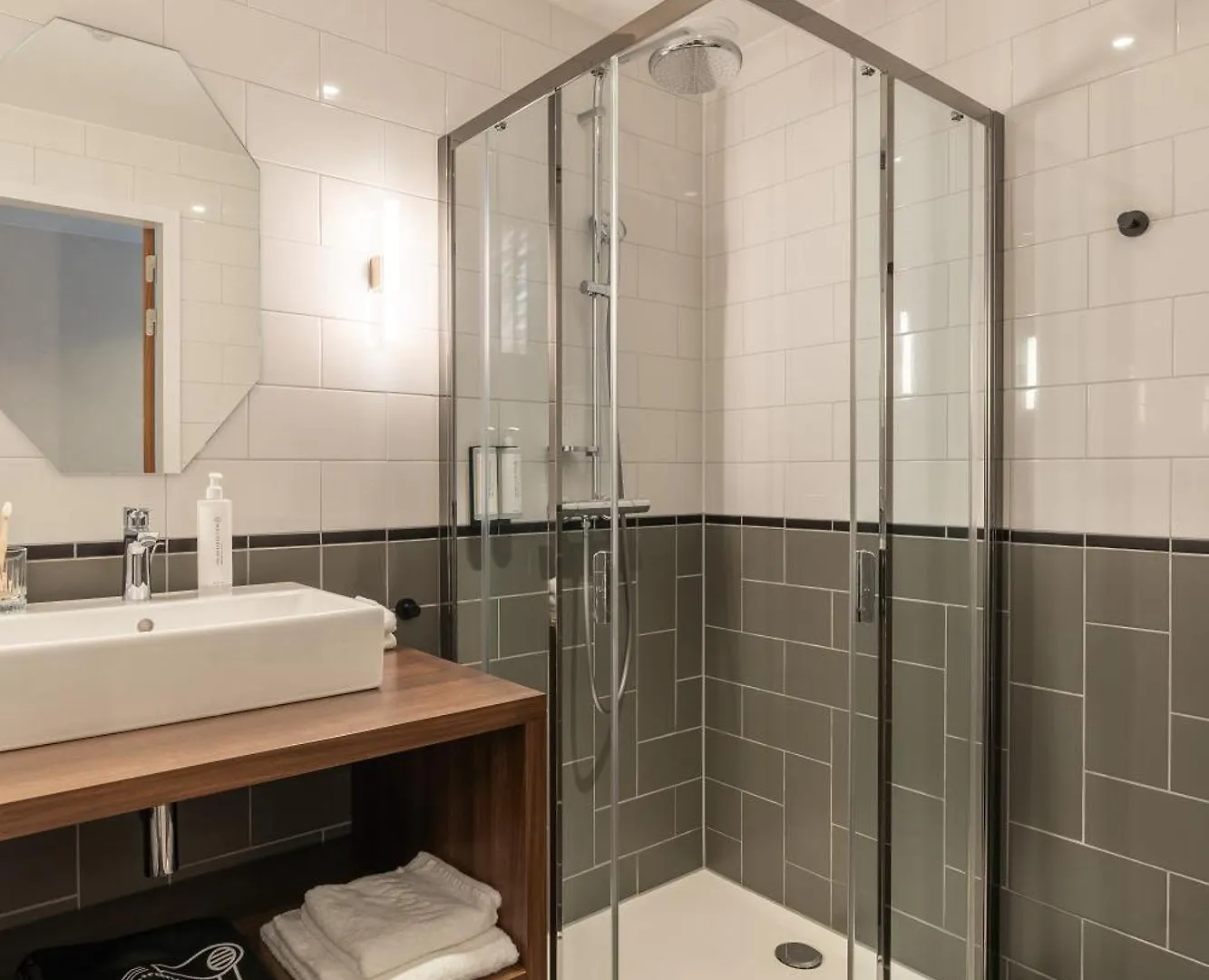 Aparthotel Yays Antwerp Opera By Numa